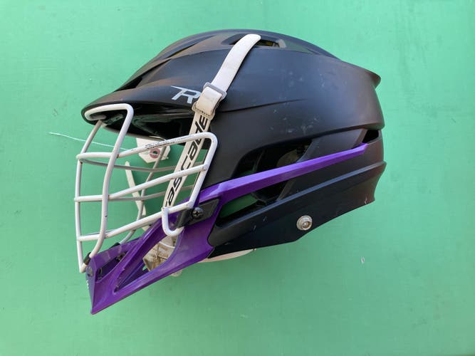 Black Adult Cascade R Helmet (Used)