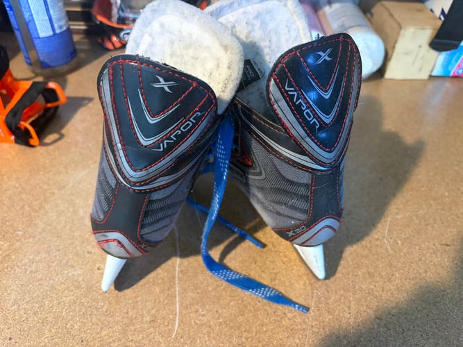 Bauer Vapor X30 Hockey Skates 11. Great shape