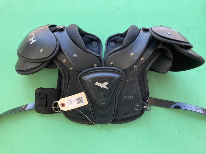 Medium Youth Xenith Flyte Shoulder Pads (Used)