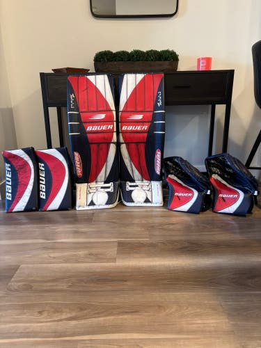 Large Bauer Vapor Hyperlite 2 Goalie Leg Pads Pro Stock (Used)