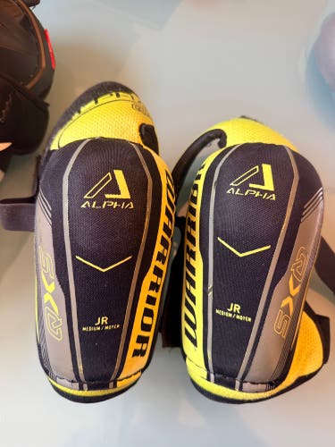 Youth Medium Warrior Alpha QX3 Elbow Pads (Used)