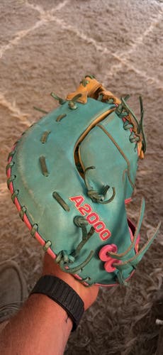 Wilson A2000 1679 RH First Base Baseball Glove 12.5" (Used)