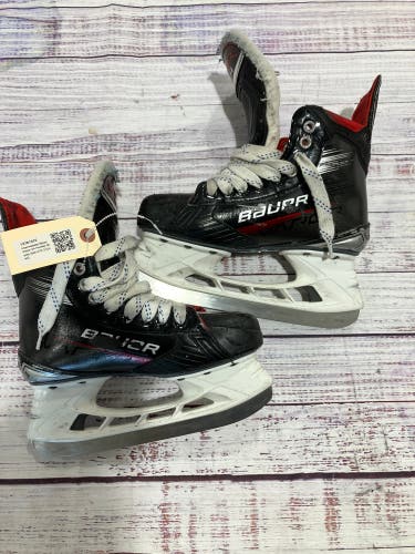 Intermediate Bauer Vapor X4 Hockey Skates Size 4 Fit 3 (Used)