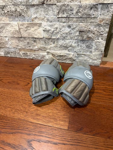 Large Adult Maverik MX Arm Pads (Used)