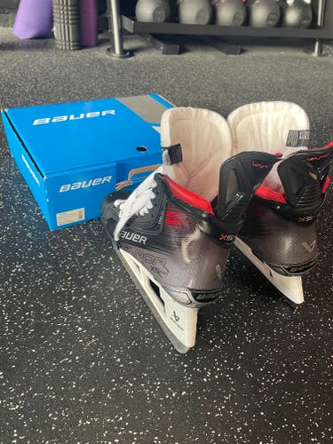 Bauer X5 Pro Skates 9.5 Used Only 3x
