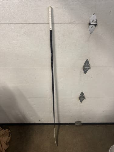 Intermediate Extra Lite Right Handed Hockey Stick Mid Pattern 70 Flex (Used)