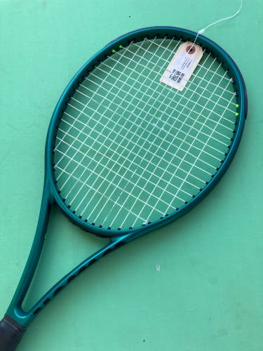 Men's Wilson Blade Tennis Racquet (Used)