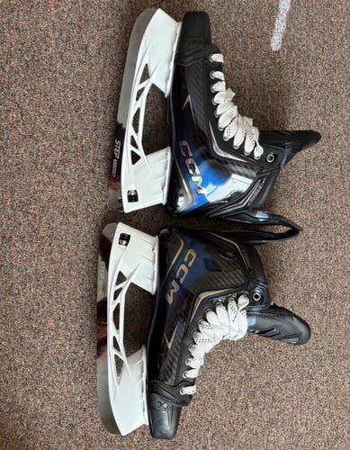 Black/Navy 2025 CCM JetSpeed FT8 Pro Hockey Skates Regular Width 9 (Used)
