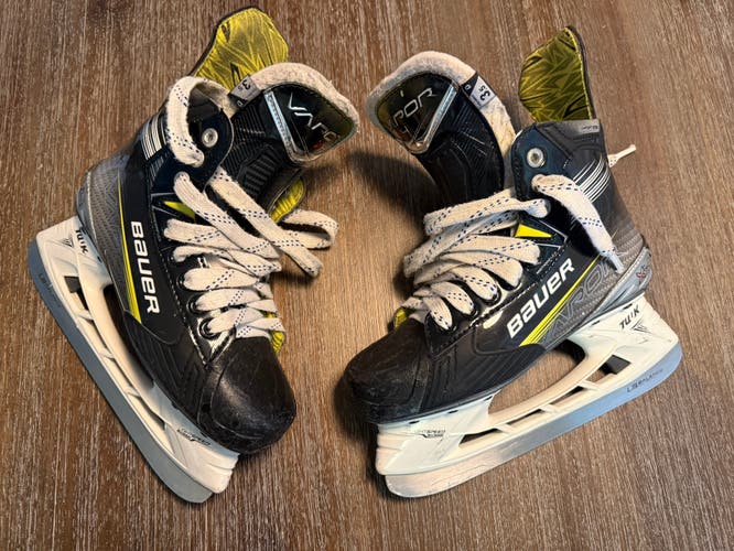 Used Junior Bauer Vapor X4 Hockey Skates | Size 3.5