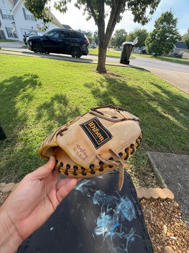 Wilson A2503 Catcher's Glove 32" (Used)