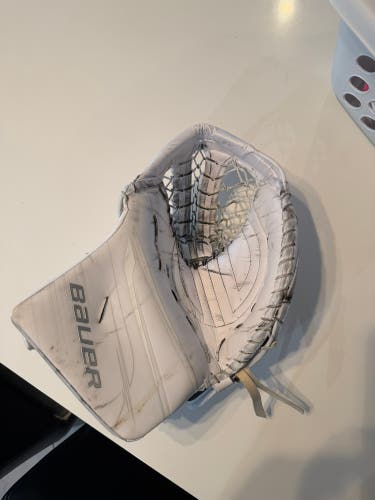 2023 Bauer Vapor Hyperlite 2 Regular Pro Stock (Used)