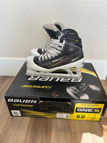 2015 Bauer Supreme One.9 Hockey Goalie Skates Regular Width Size 6 (Used)