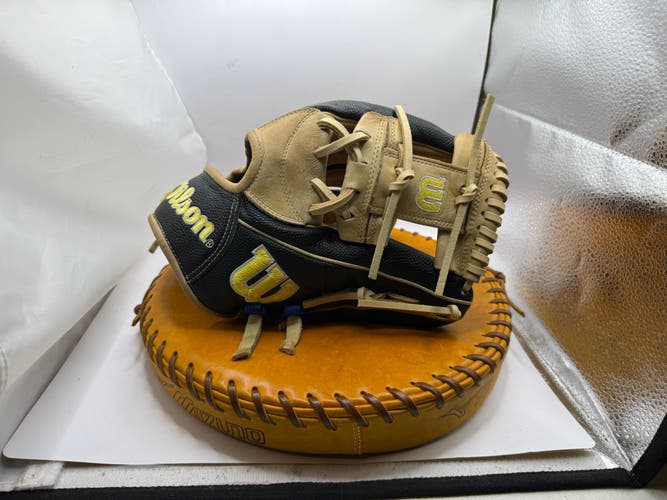 Infield RH Wilson A2000 1787 Baseball Glove 11.75" (Used)
