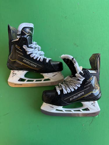 Intermediate Bauer Supreme M40 Hockey Skates Size 5 Fit 1
