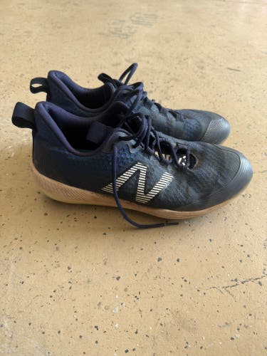 Blue Men's Size M 10.0 (W 11.0) New Balance Low Top (Used)