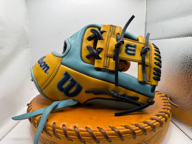 Infield RH Wilson A2000 1786 Baseball Glove 11.5" (Used)
