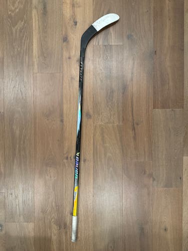 Junior Custom Yellow Bauer Vapor Flylite Left Hand Hockey Stick P28 40 Flex Pro Stock (Used)