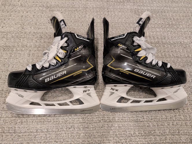 Bauer Supreme M40 Hockey Skates Size 3 EE (Used)