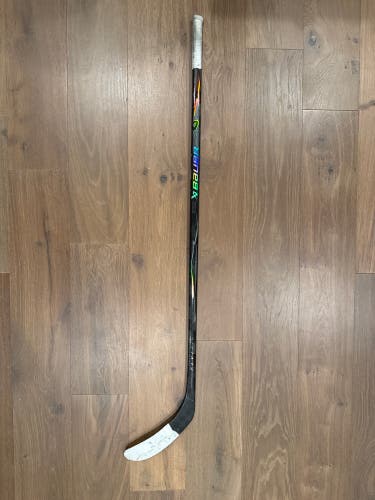 Junior Custom Black Bauer Vapor Flylite Left Hand Hockey Stick 40 Flex Pro Stock (Used)