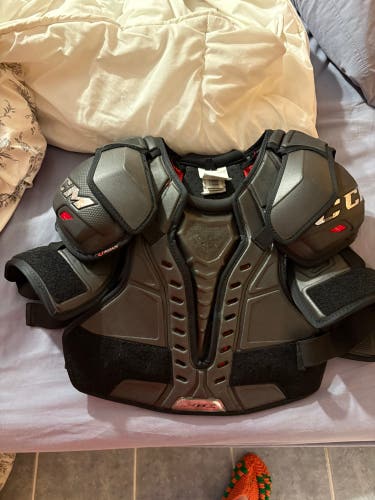 Pro Stock Senior Large CCM RBZ  Shoulder Pads Like New