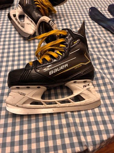 Bauer Supreme M40 Junior Hockey Skates Size 3.5 EE — Newly Sharpened + Bauer Inserts