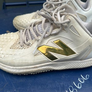 New Balance Fresh Foam X 3000v7 Turf Trainer - White / Gold (Men's 9.0 D / Women's 10.5) - T3000WT7