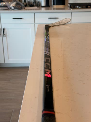 Senior CCM Tacks XF Right Handed Hockey Stick P28 75 Flex (Used)
