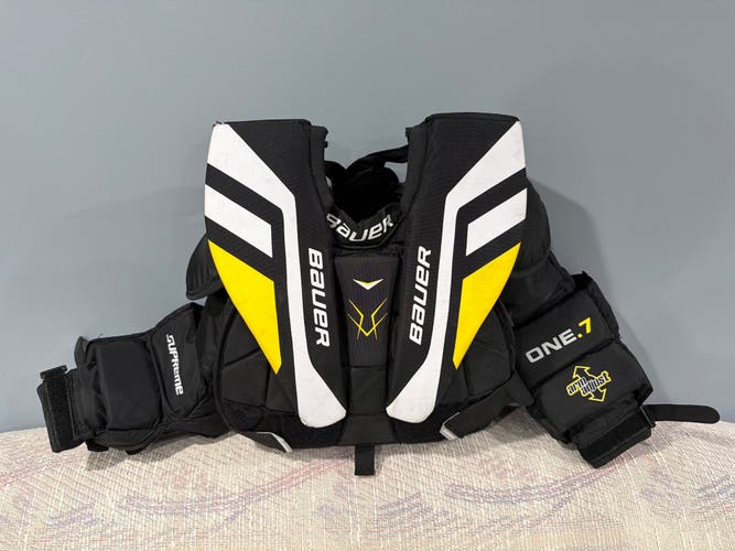Junior Large Bauer Supreme One.7 Goalie Chest Protector (Used)