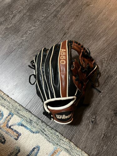 Wilson A550 RH Infield Baseball Glove 11.5" (Used)