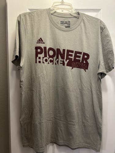 Denver Pioneers Hockey Adidas Performance T-Shirt Gray Men's large