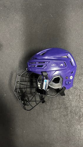Medium Bauer Re-Akt 150 Helmet (Used) with cage
