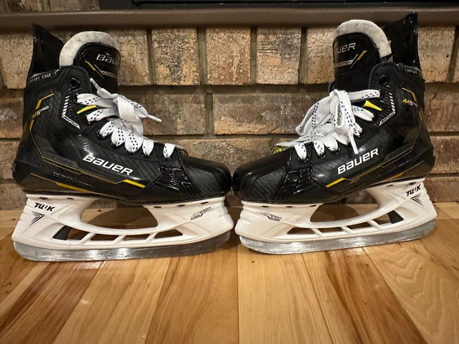 2022 Bauer Supreme M5 Pro Hockey Skates Size 3 EE