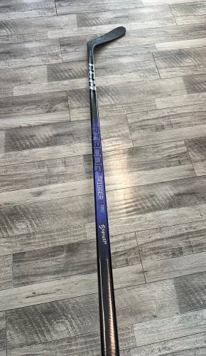 Senior CCM Ribcor Trigger 8 Pro Right Handed Hockey Stick P28 70 Flex (New)