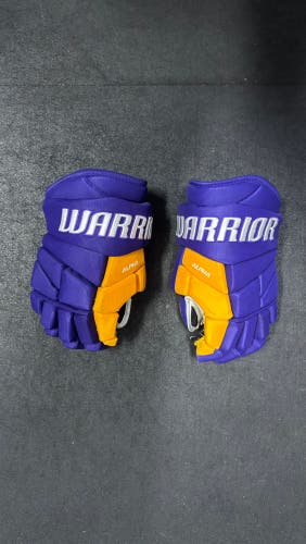 Warrior Alpha LA jr kings AAA Gloves 13" Pro Stock (Used)