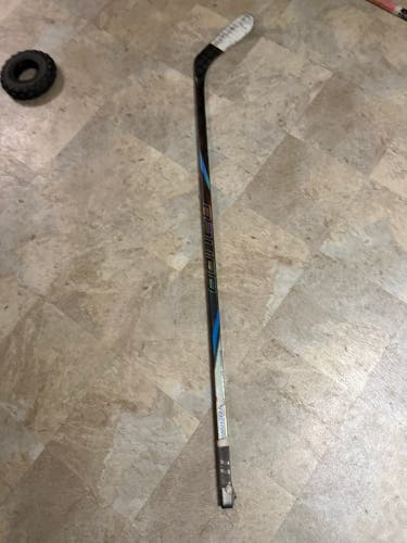 Junior Bauer Nexus Tracer Right Handed Hockey Stick 55 Flex (Used)