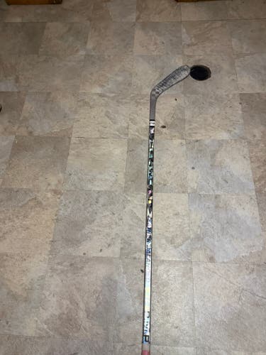 Intermediate Sher-Wood PMP 7000 Right Handed Hockey Stick P28 65 Flex (Used)