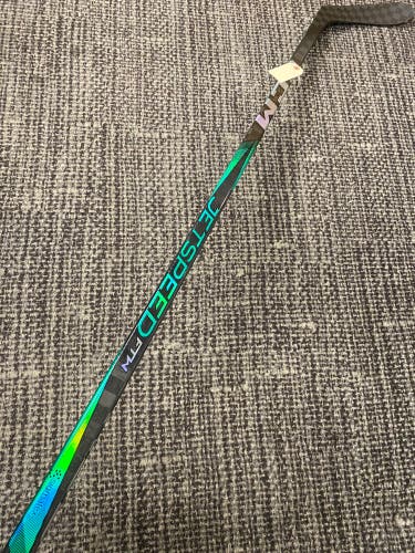 Intermediate CCM JetSpeed FTW Hockey Stick Right Handed P28 60 Flex (Used)