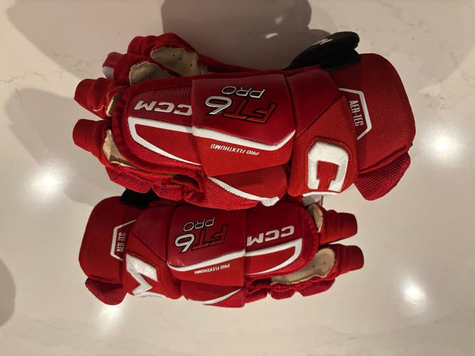 CCM JetSpeed FT6 Pro Gloves 13" (Used)