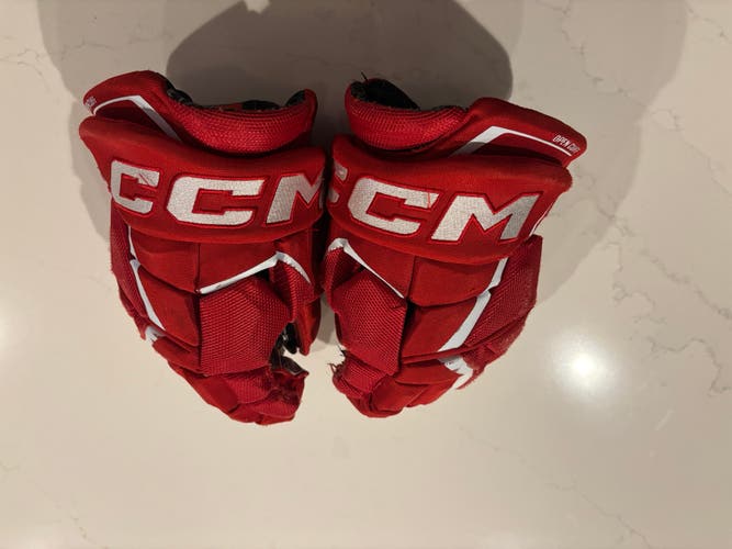 CCM JetSpeed FT6 Gloves 12" (Used)