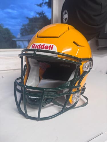 Yellow - Green Bay Gold Adult Medium Riddell SpeedFlex Helmet Speed Flex Green Mask