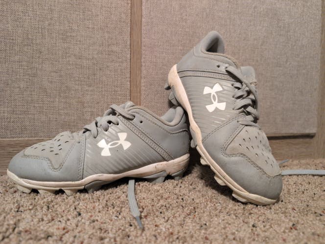 Gray Kid's 1.5Y (Big Kids / Youth) Youth Under Armour Low Top (Used)