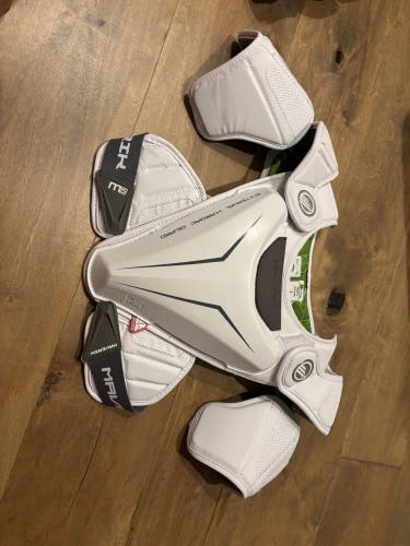 Small Adult Maverik M5 Shoulder Pads (Used)