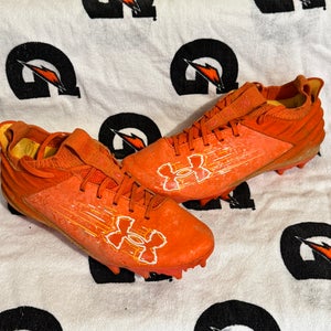 Men's Size M 6.5 (W 7.5) Under Armour Blur 2 Orange MC Suede Molded Cleats (Used)