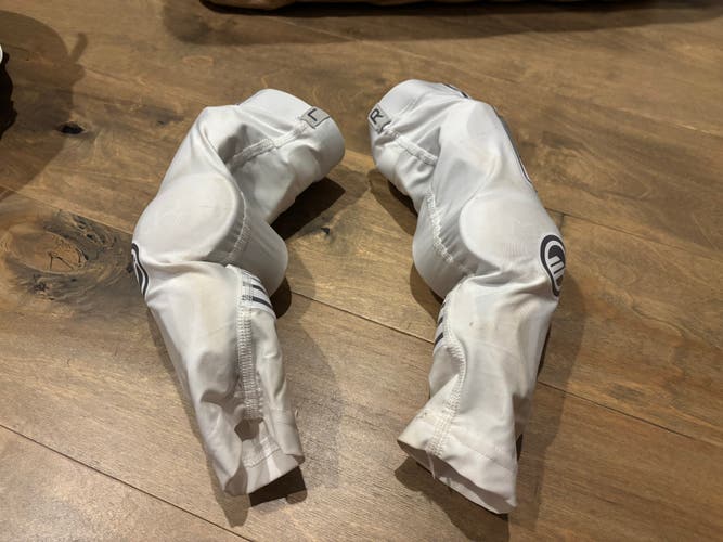 Small Adult Maverik shift Arm Pads/Elbow (Used)