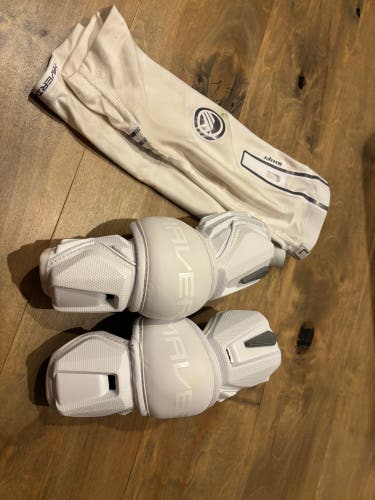 Small Adult Maverik shift Arm Pads/Elbow (Used)