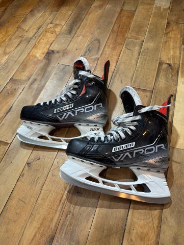 Black/Gray 2021 Bauer Vapor X3.7 Hockey Skates Extra Wide Width 8 (Used)