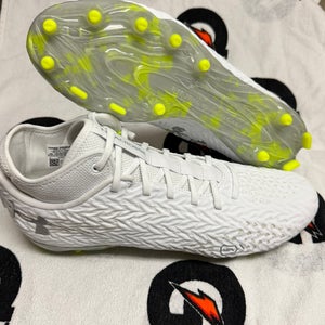 White Men's Size M 11.0 (W 12.0) Under Armour Spotlight Clone Lacrosse Molded Cleats (New)