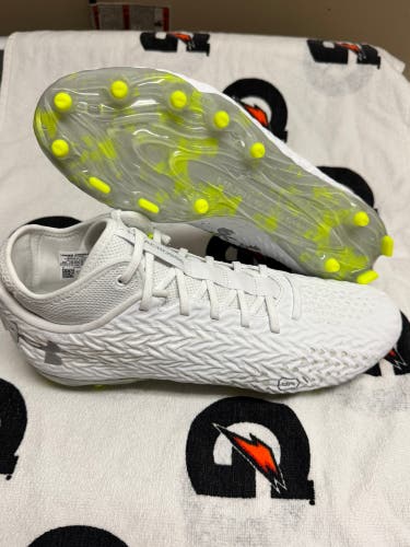 White Men's Size M 11.0 (W 12.0) Under Armour Spotlight Clone Lacrosse Molded Cleats (New)