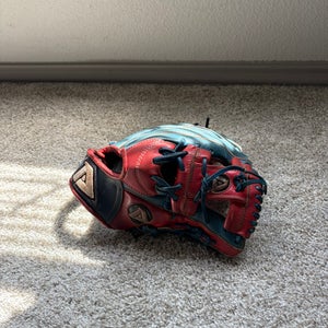 Akadema AFl11 RH Baseball Glove 11.5" (Used)