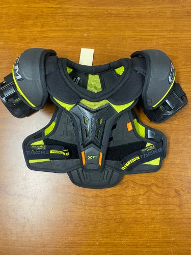 Medium Junior CCM Tacks XF Pro Shoulder Pads (Used)